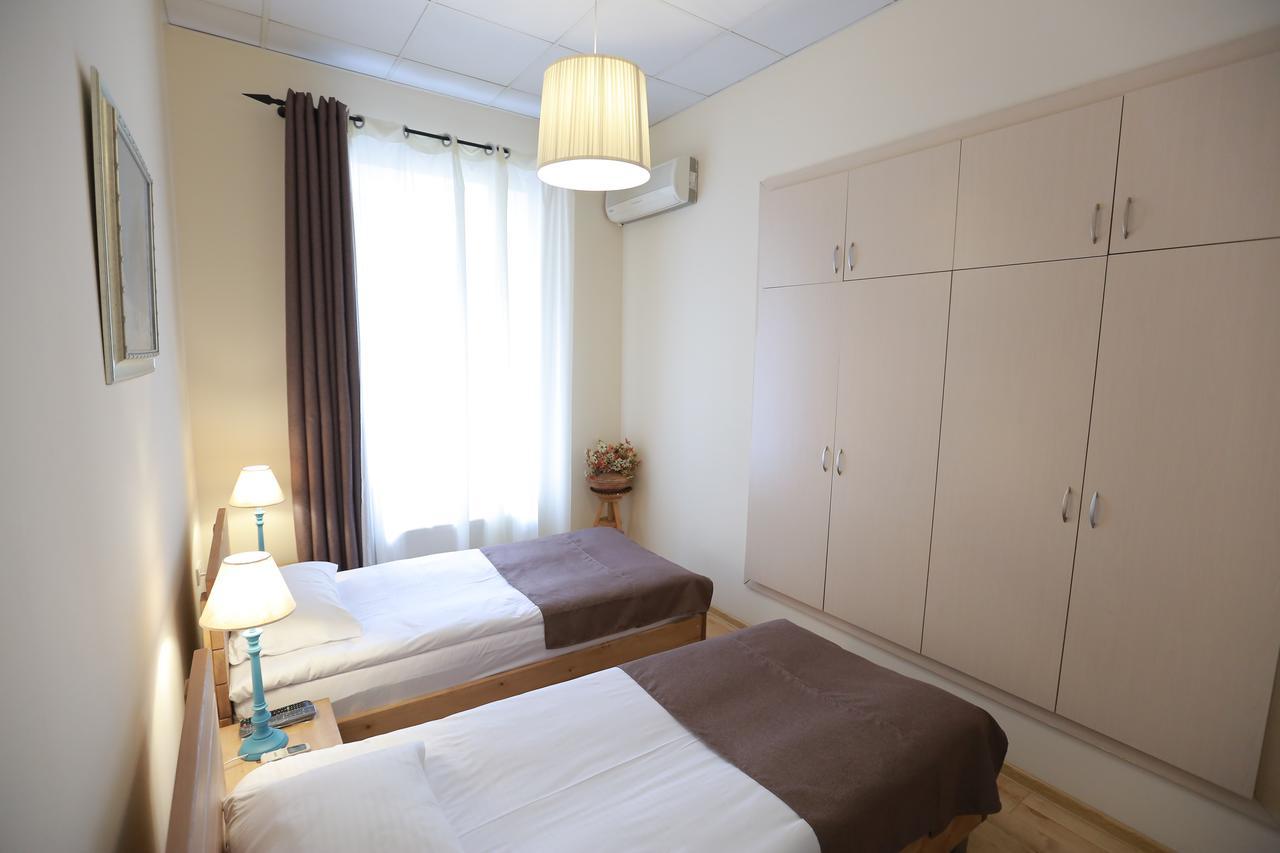 Midtown Hotel & Hostel Tiflis Exterior foto